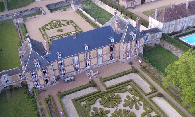 Saint-Luperce Otro | 18th century castle