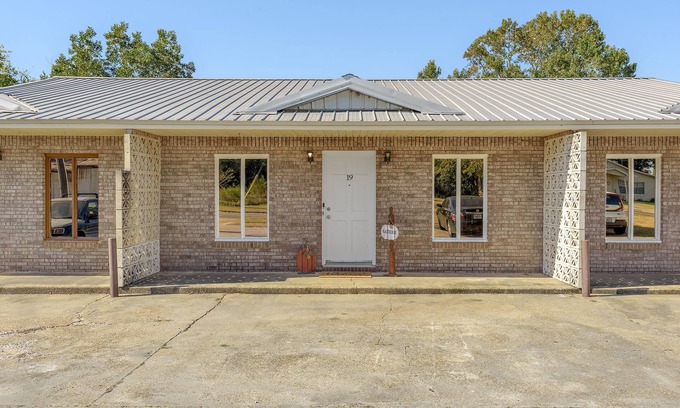 Enterprise Apartamento | 19 Green Acres Cozy Apartment