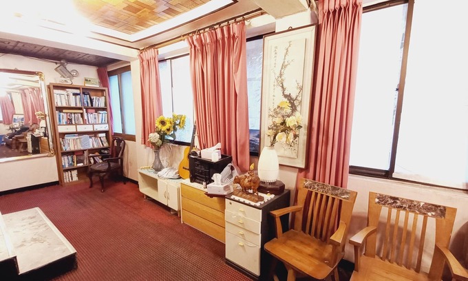 Cheongnyong-dong Hotel | 1975 Yurim Inn