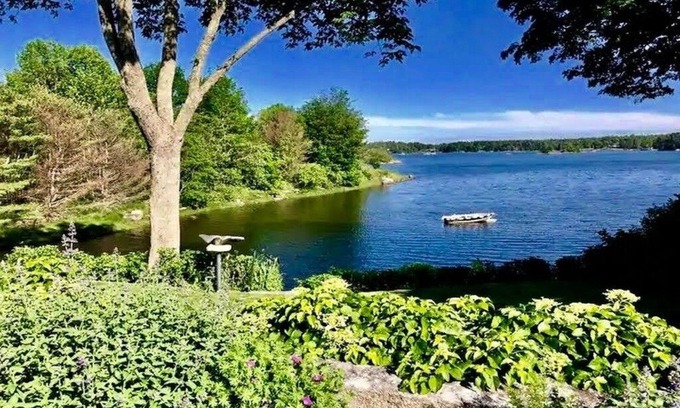 Blue Hill Casa | 19th C. Waterfront Home in Blue Hill-Exquisite Gardens & Harbor views. Sleeps 10