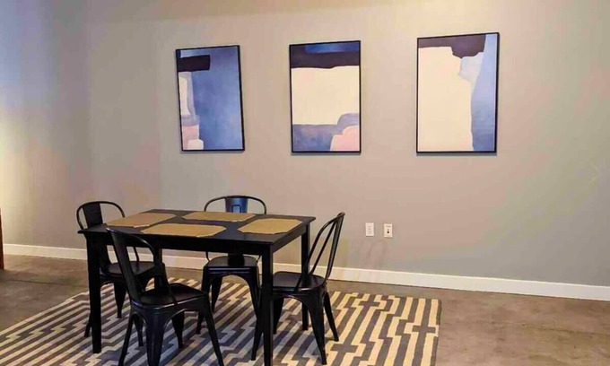 Downtown St. Louis Apartamento | 1BR with W&D Mins To America Center Downtown