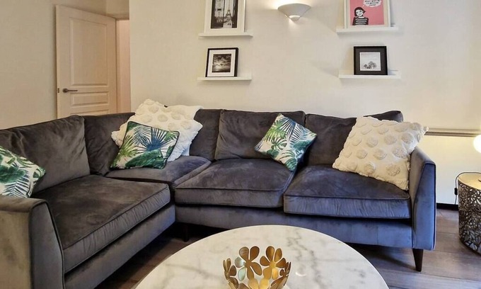 Ballsbridge Apartamento | 2 Bed Apartment in Leafy Sandymount, Dublin 4
