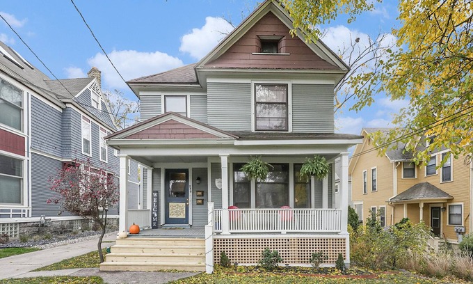 Grand Rapids Apartamento | 2 Bedroom Apartment 1st floor in historic district near downtown Grand Rapids!