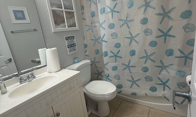 North Beach Apartamento | 2-bedroom apartment in delightful Jacksonville with AC, fitness room, WiFi