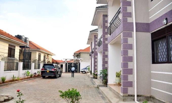 Bukoto Apartamento | 2-bedroom apartment in delightful Kampala with AC, WiFi Divine Furnished