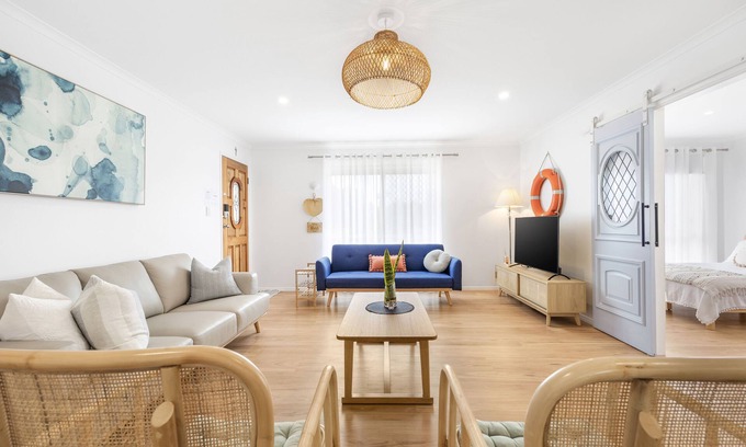 Pialba Casa | 2 Bedroom Beach Home Hervey Bay & New Fit Out