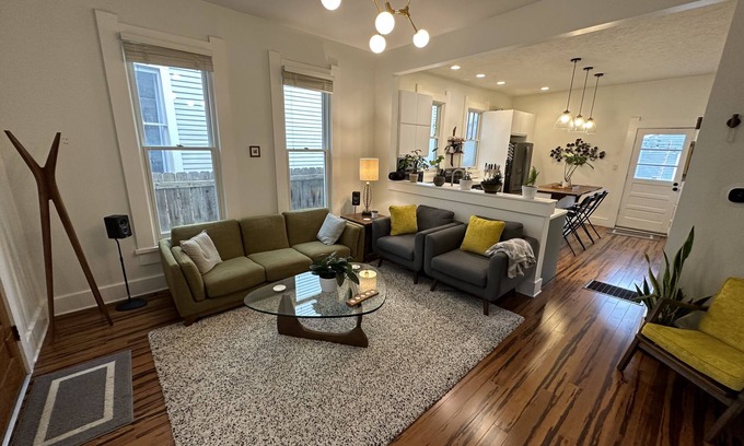 Old Northside Casa | 2 Bedroom Bungalow on the Old Historic Northside