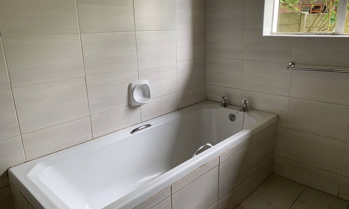 Greendale Cabaña | 2 bedroom cottage in the leafy suburb of Greendale