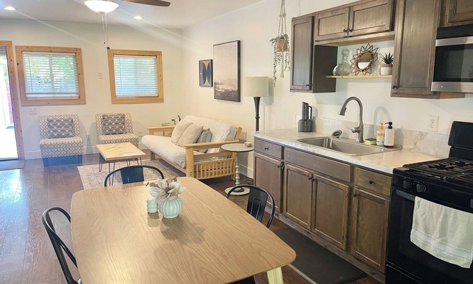 Thermalito Apartamento | 2 Bedroom Hideaway with private patio. Pet friendly!