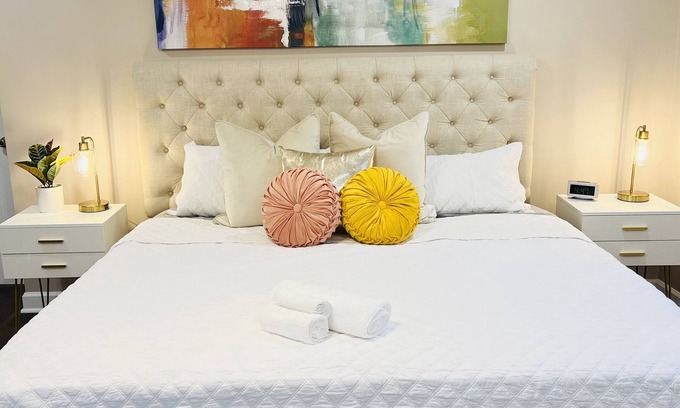 Greensboro Casa | 2 Bedroom Luxury Home Near Downtown