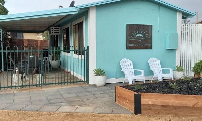 Barmera Casa | 2 bedroom pet friendly cottage right next to the lake