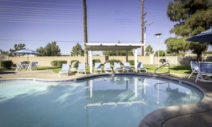 Indio Hotel | 2 Bedroom Suite | Kitchen | Pool | Near Indio Attractions