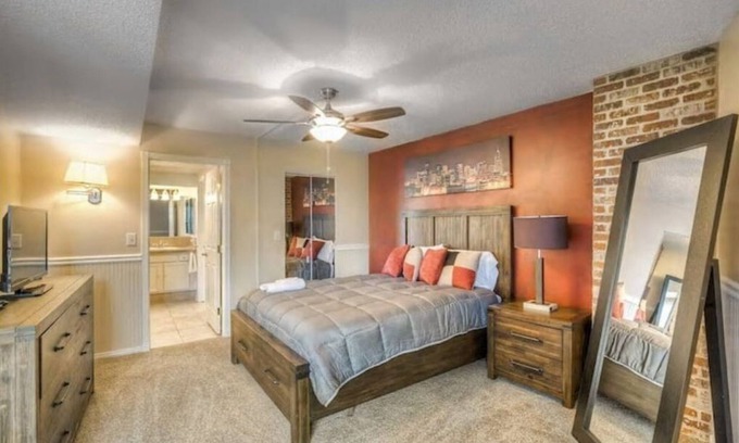 LoDo Apartamento | 2 BR condo in heart of LoDo with great amenities