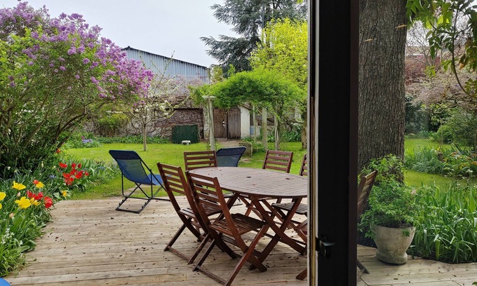 Le Tremblay Villa | 2 Chambres Dans Étage Entier D'une Maison Avec Terrasse et Jardin