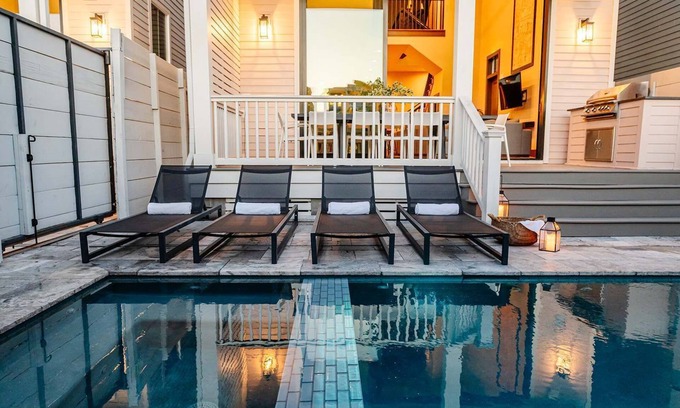 Faubourg Lafayette Hotel | Two Luxe NOLA Homes | Heated Pools & Spas