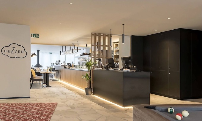 Jewish Quarter Apartamento | 2 Family Studios Close to the Museum Aan de Stroom! Covered Parking & Gym!