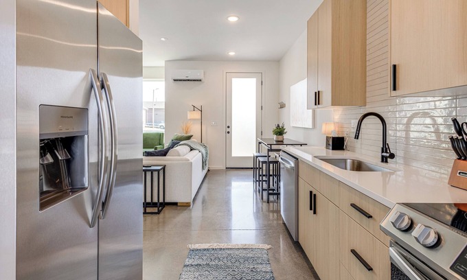 Parkridge Apartamento | < 2 Mi to Dtwn: Modern Townhome in Knoxville