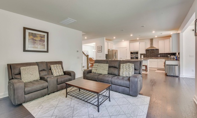 South Belmont Casa | 2 Mi to Historic Dtwn Belmont: Family Gem w/ Patio