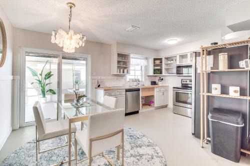 Crystal River Casa | 2 Mi to Three Sisters Springs Home with Patio