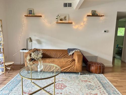 Tarrytown Apartamento | 2 Private Bedroom in a Shared 3 Bedroom Condominum