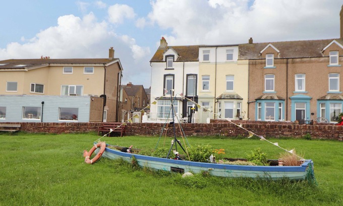 Calder Bridge Cabaña | 2 THE CRESCENT, pet friendly, character holiday cottage in Seascale