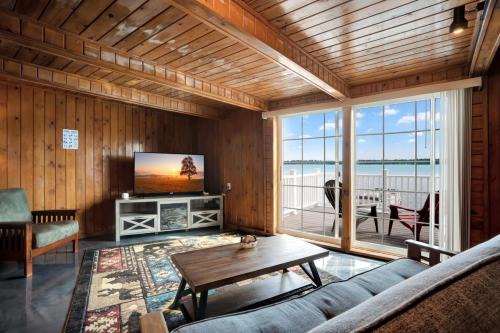 Mayfield Casa | 2 Units on Fife Lake with Hot Tub-Sleeps 14