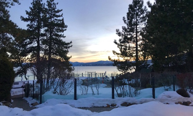 Tahoya Shores Hotel | 2 Units Studio | Tahoe Vista Views | Free Parking
