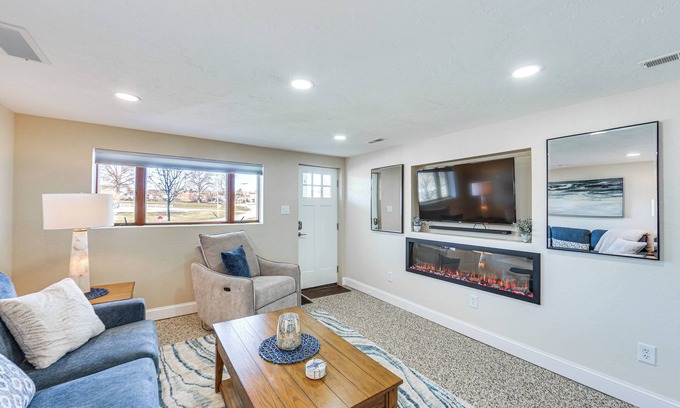 Natrona Apartamento | 20 Mi to Pittsburgh: Natrona Heights Apt