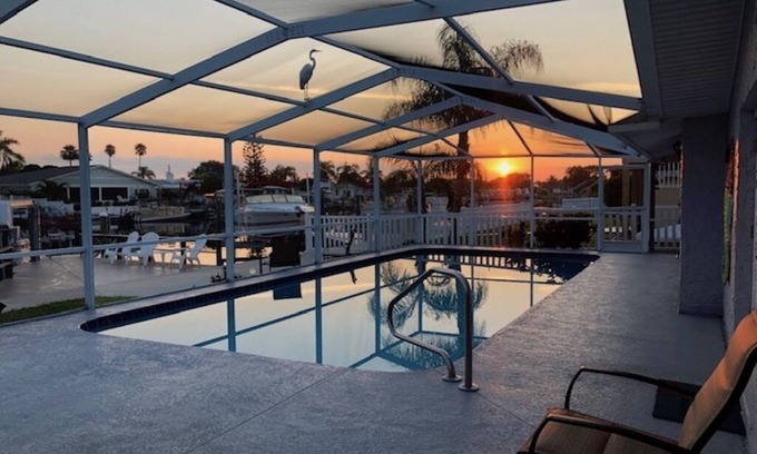 Gulf Harbors Casa | Sea nuestro paraíso y viva en el Golfo de México con su propia piscina y bote climatizados