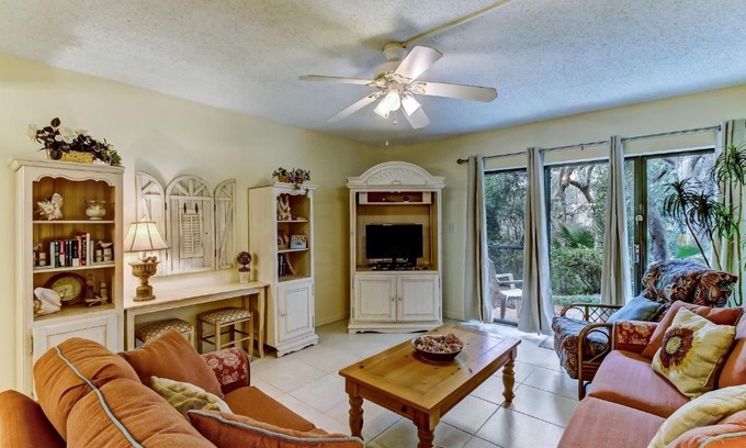 Fernandina Beach Casa | 2063 Beachwood Lovely 2 bedroom 2 bath Beach Wood villa is located in Amelia Island Plantation Resort