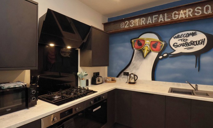 Scarborough Cabaña | 23 Trafalgar Square