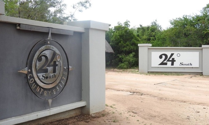 Hoedspruit Casa | 24 Degrees Self-Catering