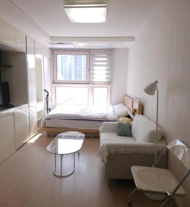 Seocho-dong Apartamento | 2403#Quiet Premium stay# The Vogue Grande Retreat# All-new furniture, extra-large bed