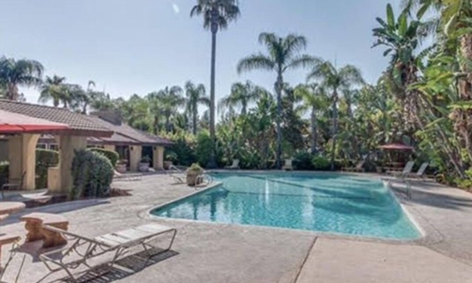 Downtown Condominio | 2bd/ 1.5 bath condo-Recharge..while in the Central Valley at Descanso del Valle.