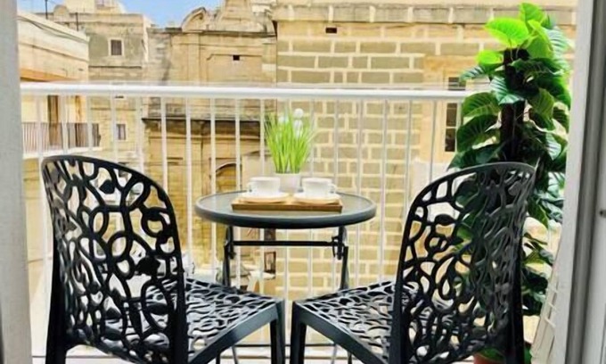 Madliena Apartamento | 2BR Flat in Birgu Center