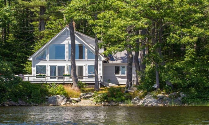 Damariscotta Casa | 2BR, 2BTH, Lakeside, Entorno privado, Minutos de compras, restaurantes y actividades