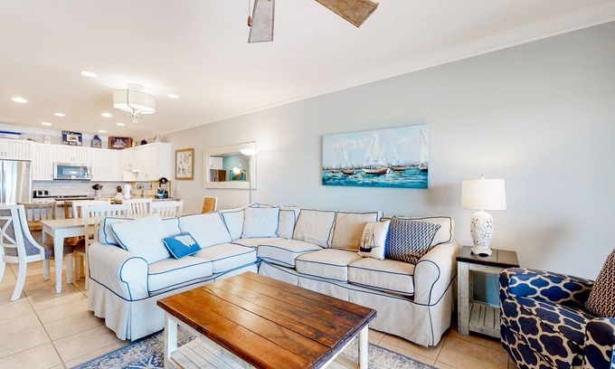 Orange Beach East Condominio | 2nd-floor Gulf front condo w/private balcony, views, on-site outdoor pool, grill