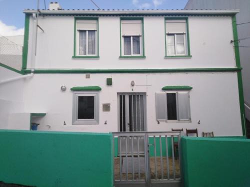 Corme Porto Casa | 3 Bed House Sleeps 6 with Pet-Friendly Garden