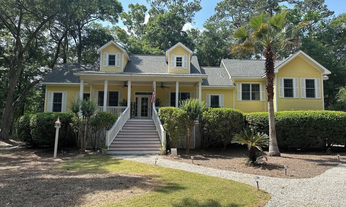 Melrose on the Beach Casa | 3 bedroom/3.5 baths, Landtrans included Melrose Pool Open!,