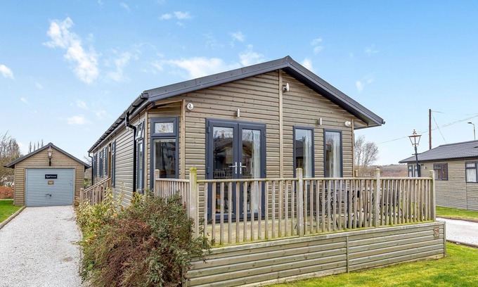 Ashby Woulds Cabina | 3 bedroom accommodation in Overseal, Nr Ashby-de-la-Zouch