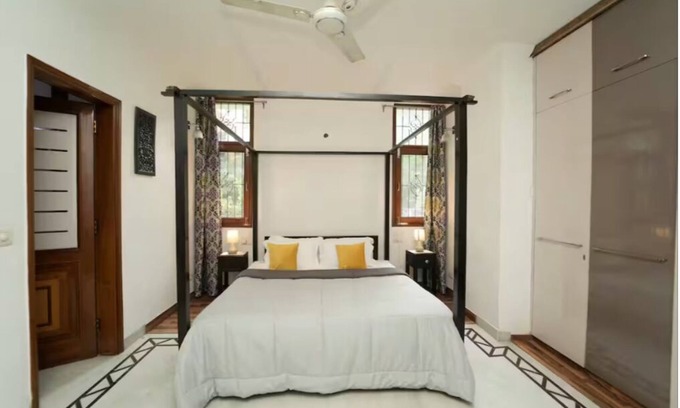 Defence Colony Apartamento | 3 Bedroom Apartment, Defence Colony, New Delhi