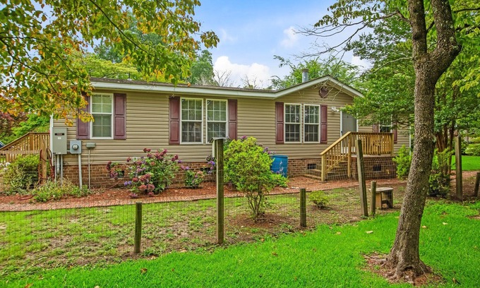 Roper Cabaña | 3 Bedroom Cottage walking distance to the Sound and one hour to the Outer Banks.