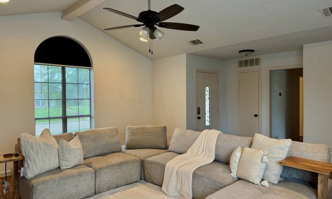 Wylie Casa | 3-bedroom house in fabulous Wylie with WiFi, AC