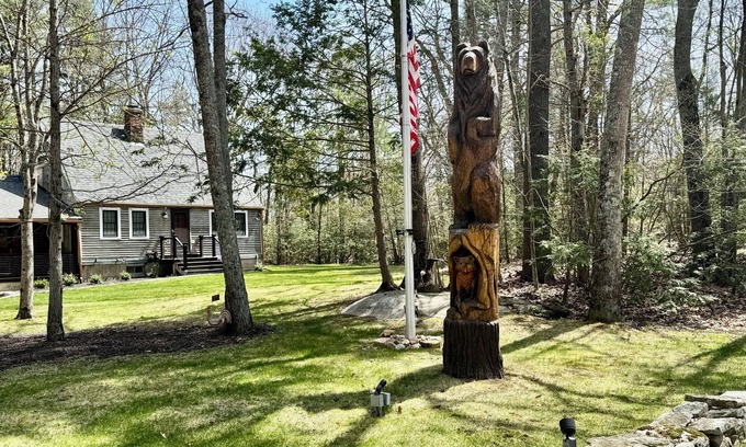 Cape Neddick Casa | 3-bedroom house in serene Cape Neddick Maine WiFi, AC. Enjoy some peace & quiet