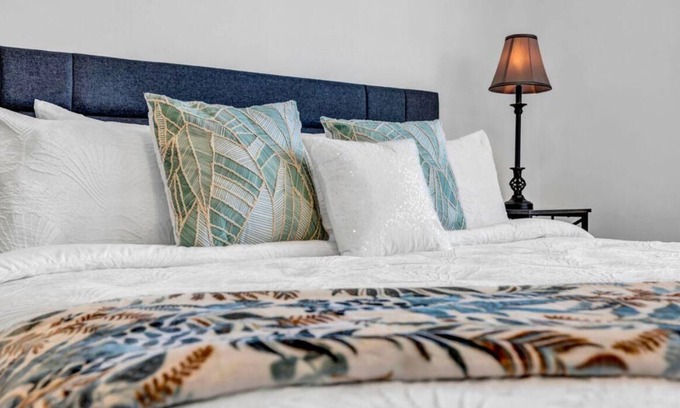 Church Street Casa | 3-bedroom house in charming College Park with WiFi, AC /ATL airport 10 minutes