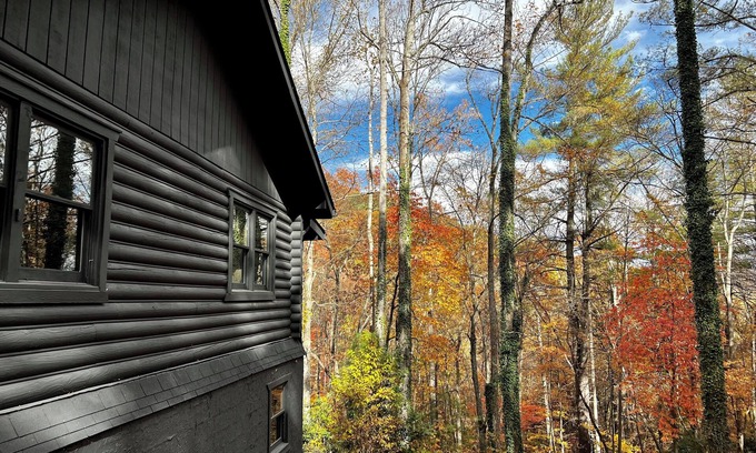 Fletcher Cabina | 3 BR 2 BA Cabin on 8 acres of privacy only 10 miles from Asheville
