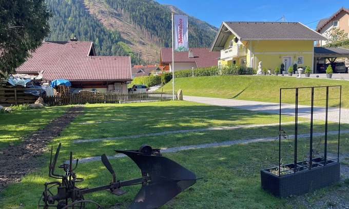 Stall Alquiler De RV | 3 campspace with shower, toilet and electricity. in the winter no shower.