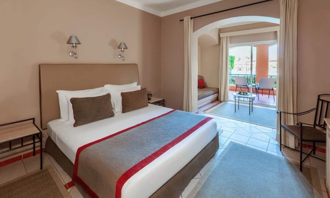 Makadi Bay Complejo | 3 Kid-Friendly Rooms with Balcony and Pool Near Makadi Aqua Park