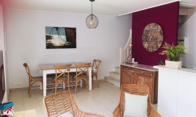 Sainte-Marie-de-Re Casa | Casa con patio al sur en La noue.