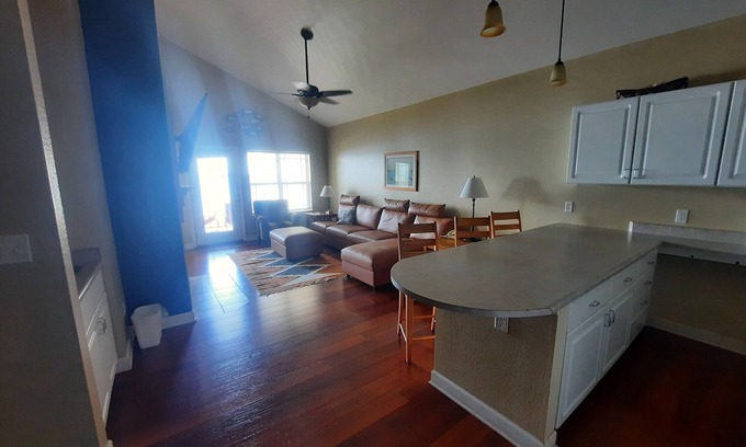 Delavan Lake Condominio | 321 - Lakefront Condo, Impresionantes vistas, piscinas, perfecto para las familias